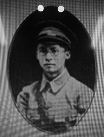 李秉中